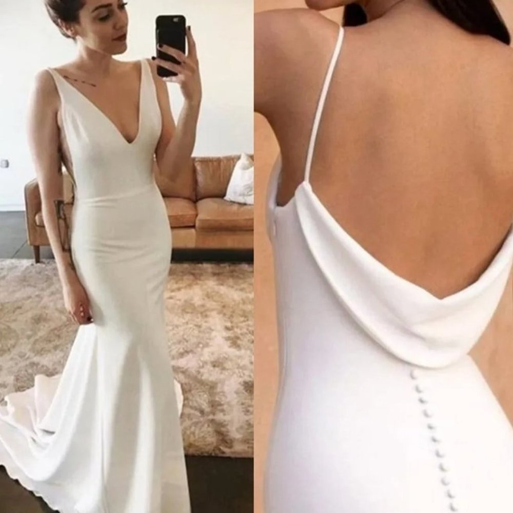V Neck Mermaid Wedding Dress with Button back